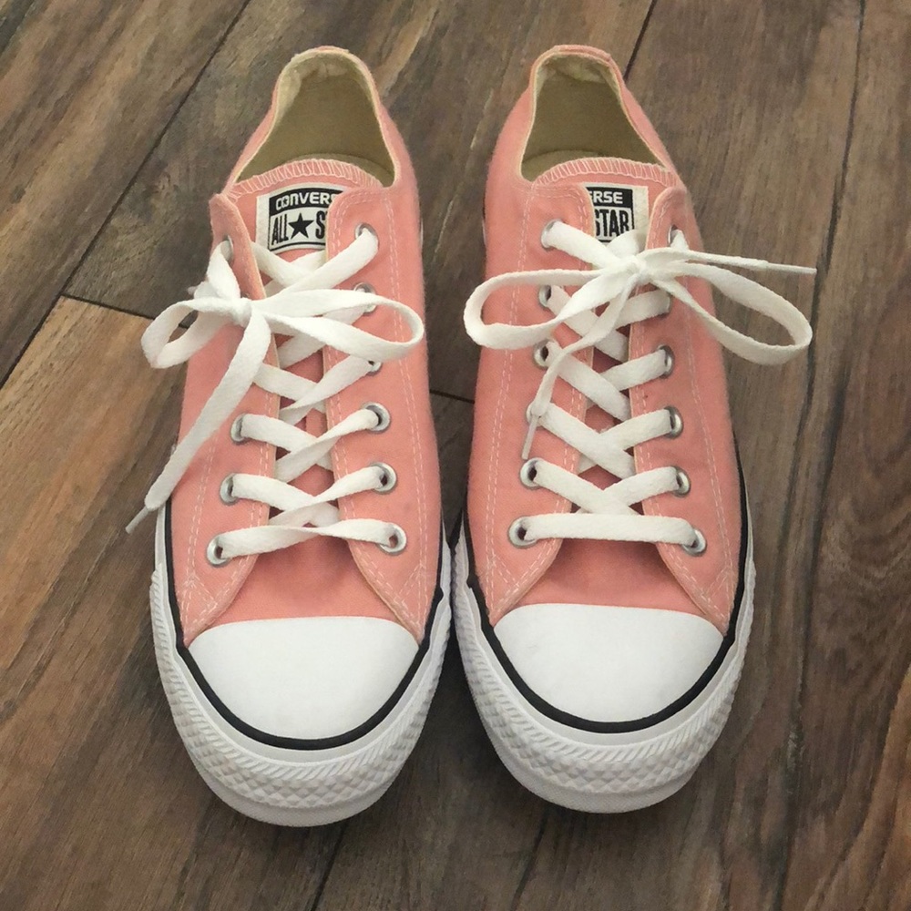 Pink converse (available)